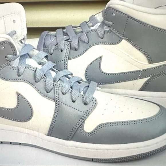 Nike Air Jordan 1 Mid, Size 8W in Sail, Stealth White - Picture 1 of 2